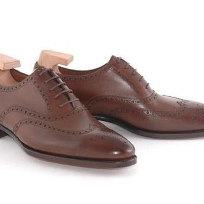 Men's Classic Wingtip Oxford Shoe..